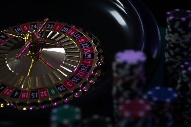 Paris88 slot mobile app interface showing football markets and live dealer options